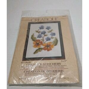 Vintage Creatique Stitchery Kit Crewel Embroidery 5" X 7" Flowers Leaves New